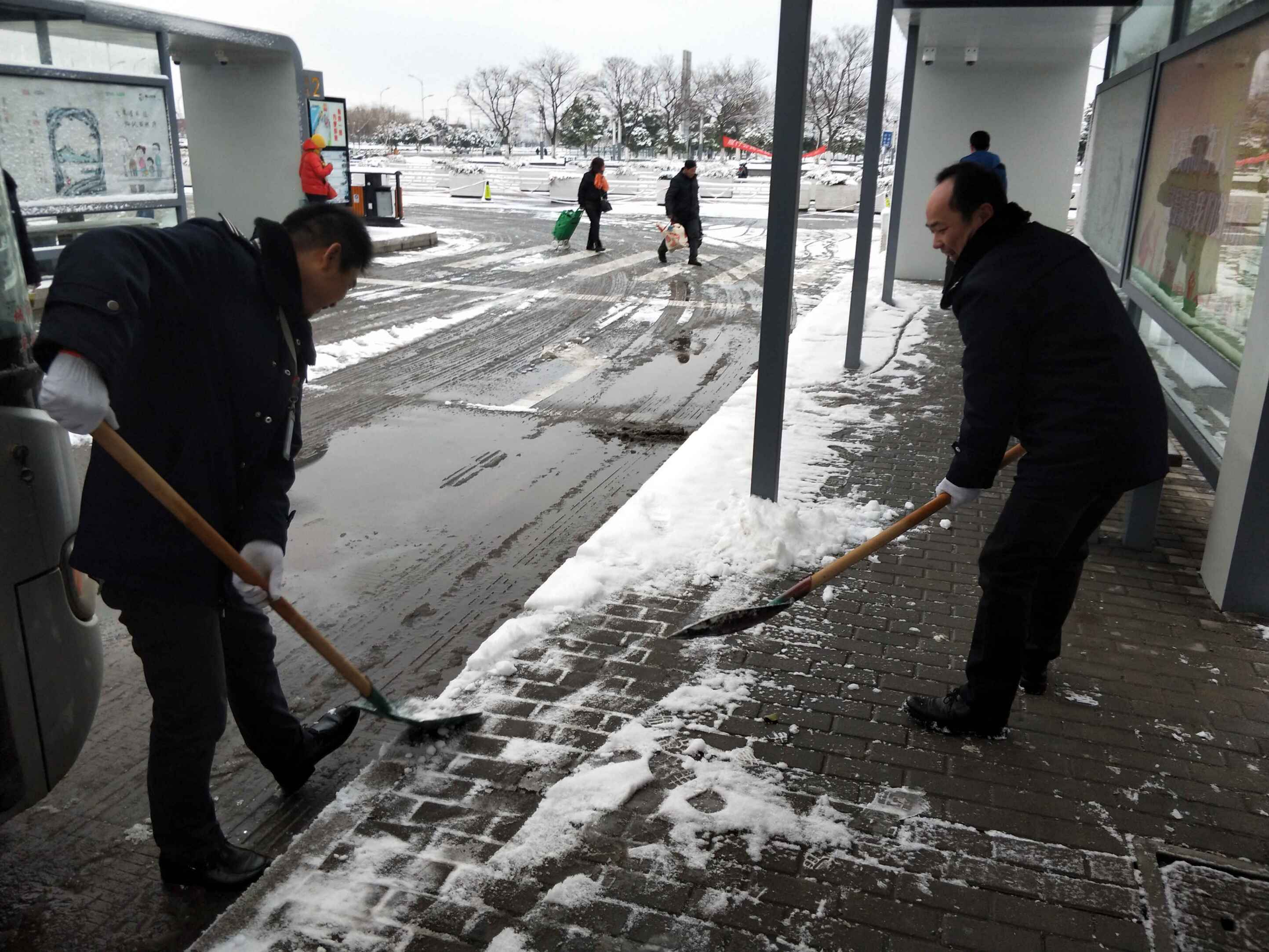 北(běi)站(zhàn)除(chú)雪(xuě).jpg